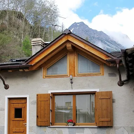 Holiday home Ferienwohnung Bormio 722w